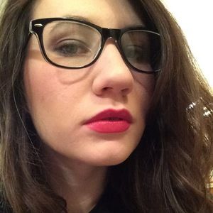 Meet your Posher, Caroline